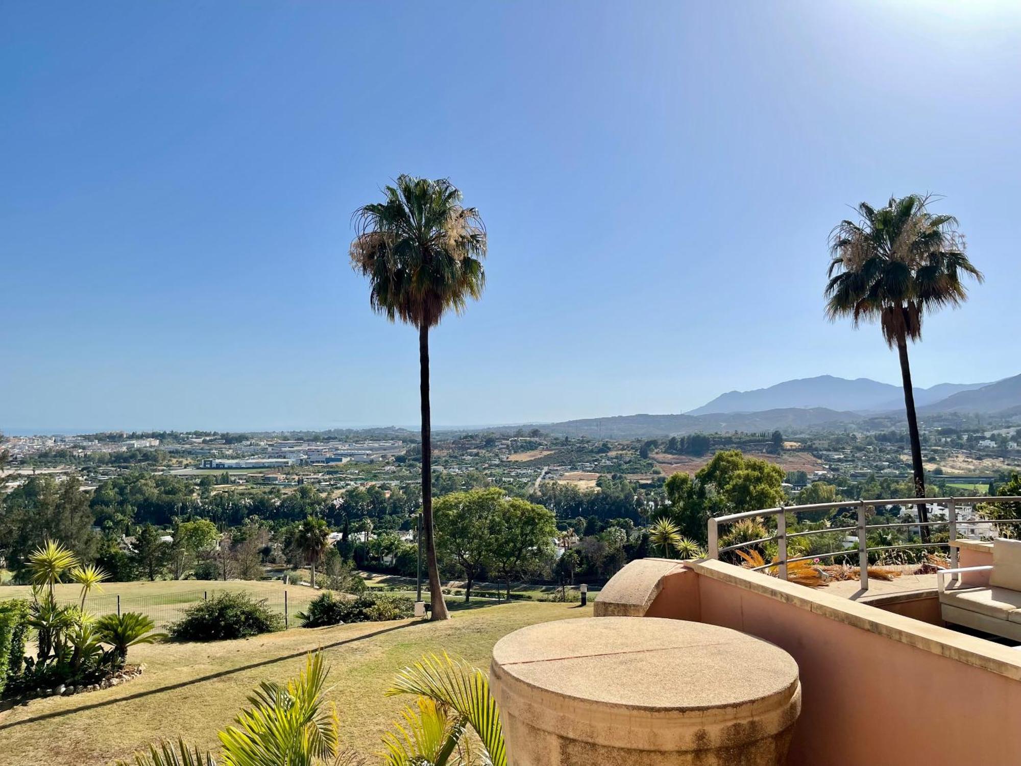 Lovely In Nueva Andalucia, With Spectacular Sea & Giblartar View