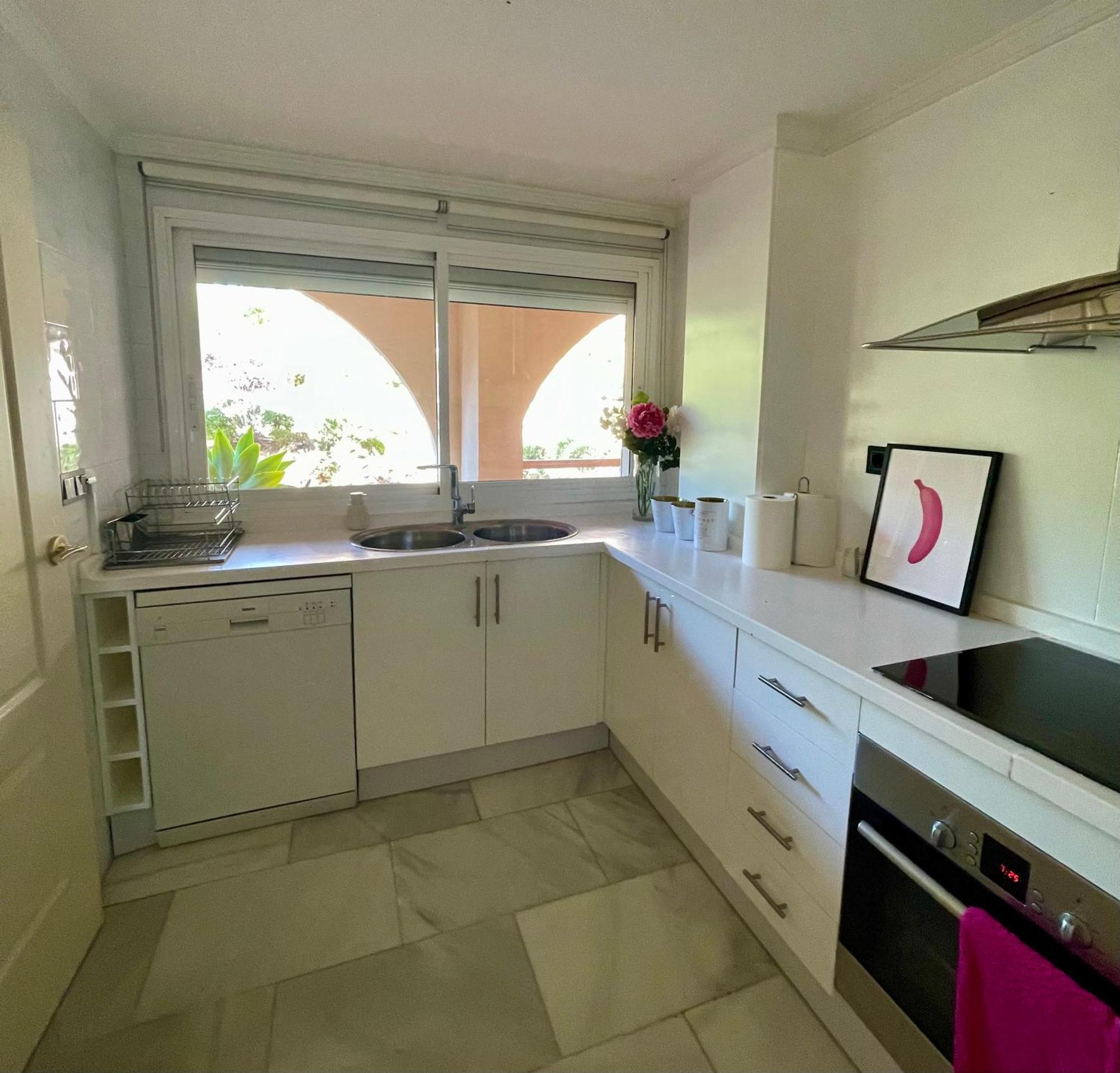 Lovely In Nueva Andalucia, With Spectacular Sea & Giblartar View Apartment Marbella