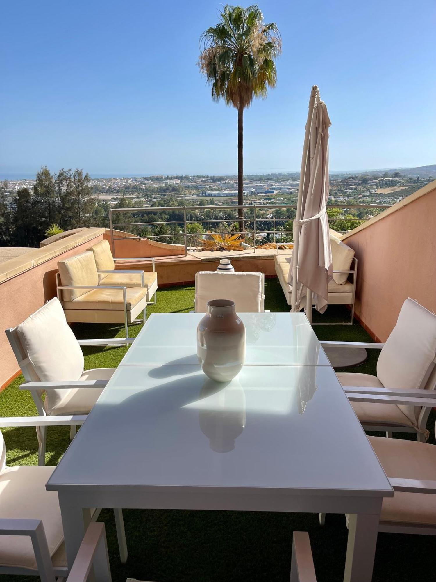 Lovely In Nueva Andalucia, With Spectacular Sea & Giblartar View Apartment Marbella